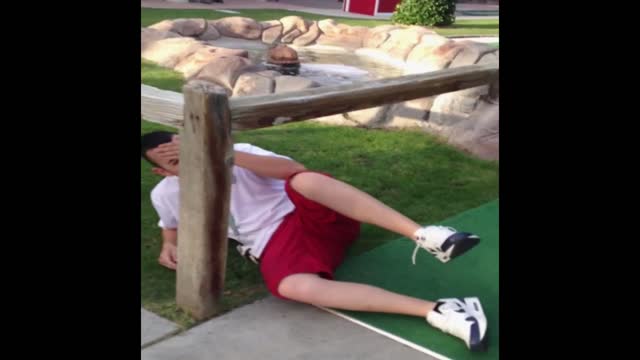 Mini golf fail turns into dodgeball