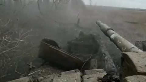 Russian tank found ukrainian mine.