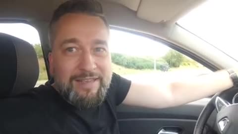 Ty tlstá mastná špekačka! Ty sorosová kabelka stojaca vedla sorosoveho poskoka…