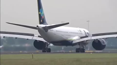 A330NEO PR-ANY pousa em Amsterdam antes de seguir para Beijing para repatriar brasileiros