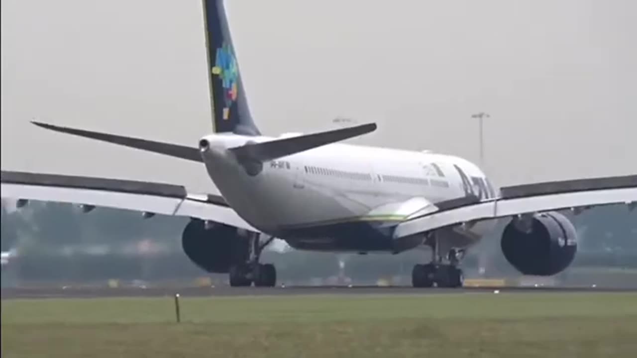 A330NEO PR-ANY pousa em Amsterdam antes de seguir para Beijing para repatriar brasileiros