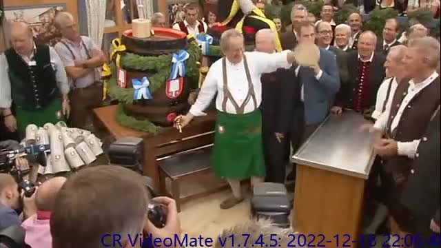 Germans raise a glass to Oktoberfest in Munich