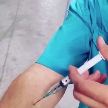 This is how ELITE is vaccinated in front of the cameras