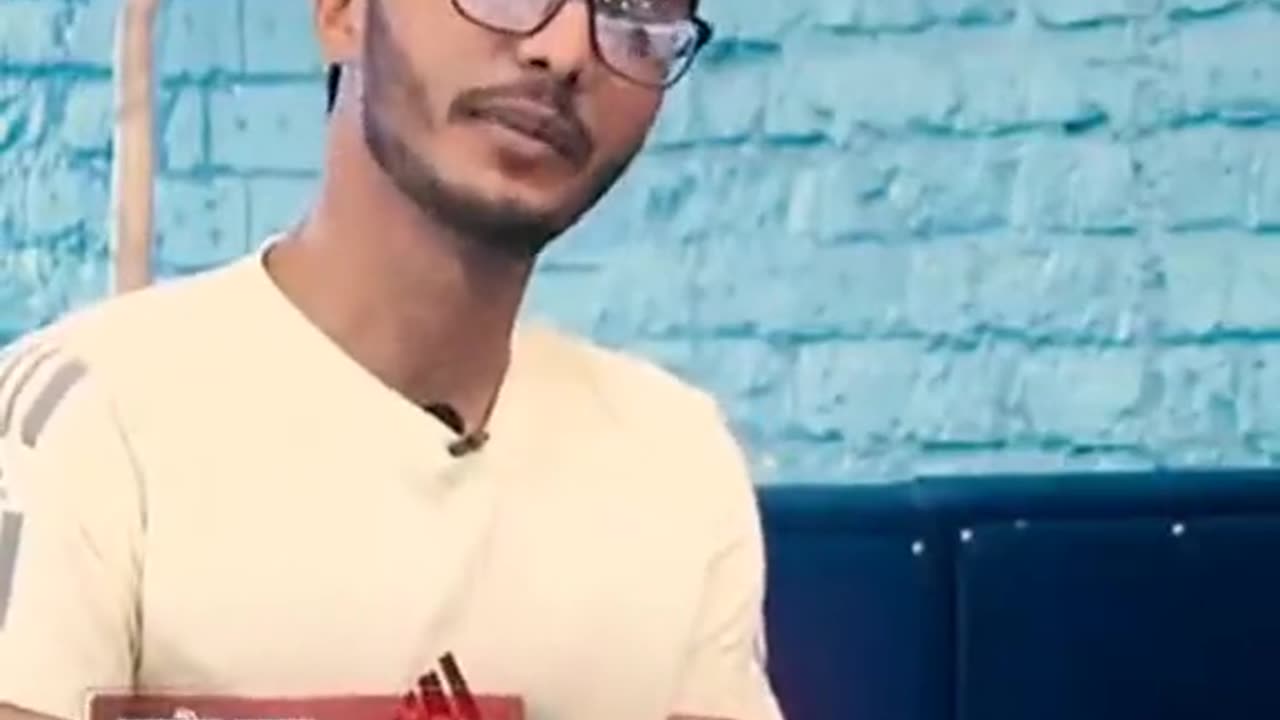 See how Mama speaks the language during Inter on TV