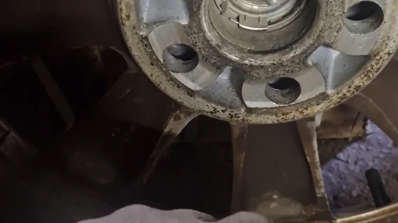 Cleaning a Rims sitting point.