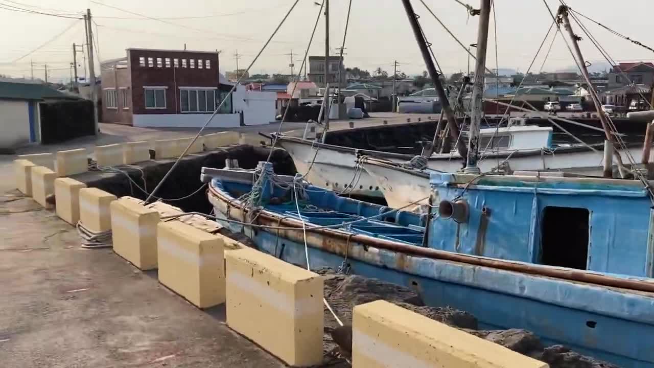 20 Second Korea: Old Jeju Fishing Port