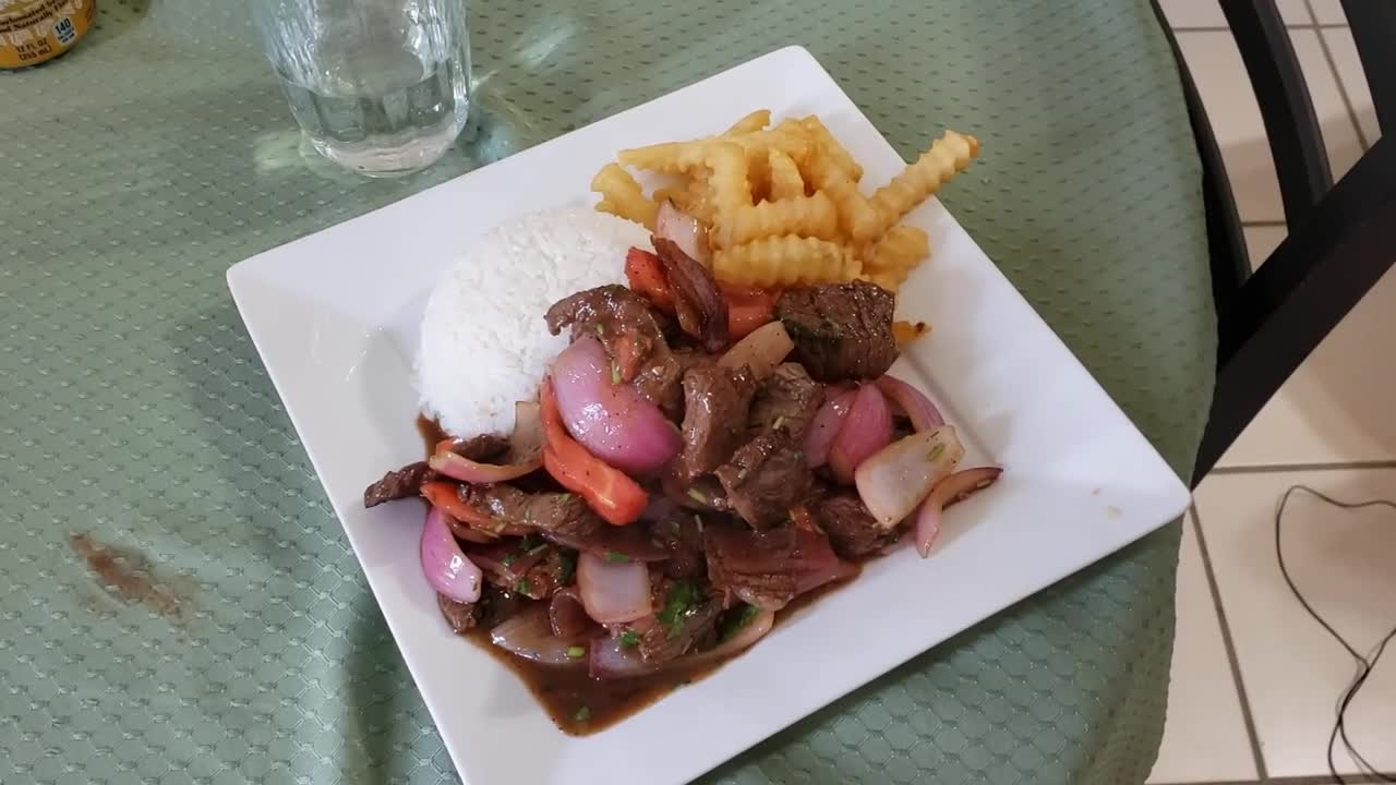 LOMO SALTADO COCINA PERUANA