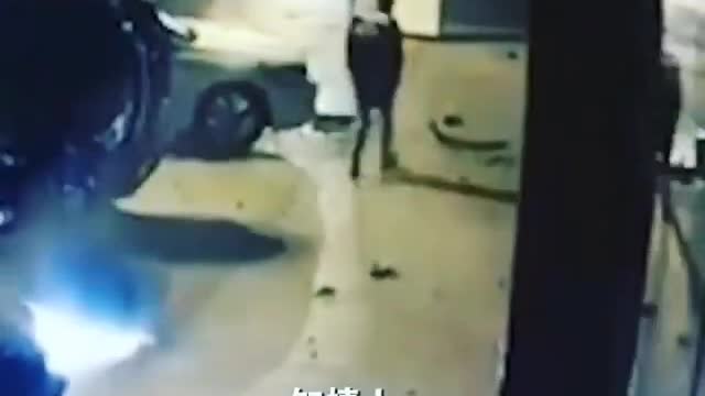Meanwhile In China - Strange Car Parking Techniques
