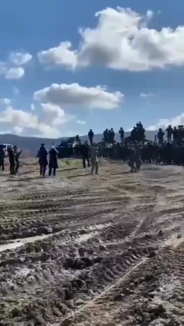 RUSSIAN & UKRAINE SOLDIERS ARE DANCING TOGETHER