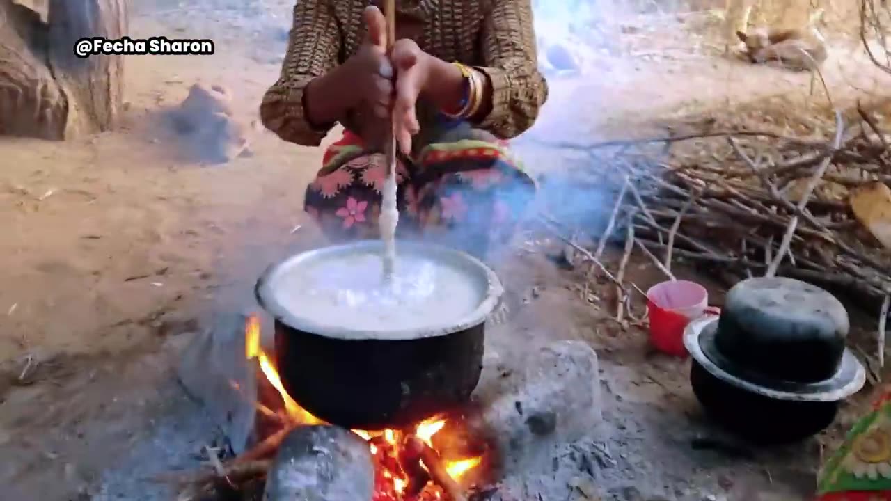 Why Hadzabe Tribe Like To Eat Wild Fox Meat For Dinner ? See How They Hunt And Their Recipes .