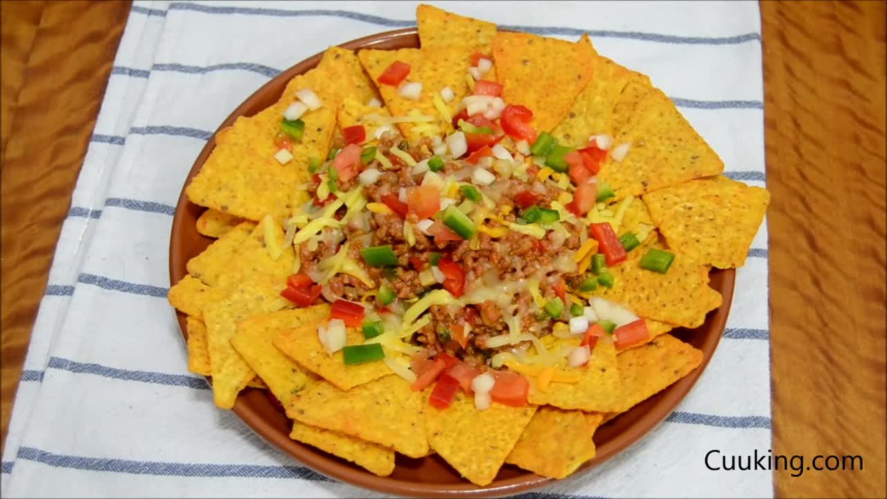 Nachos con carne. Receta fácil de cocina mexicana