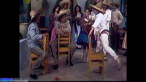 Chaves - 1ª Temporada - Episódio 14 - A Bola / Grito De Independência / Este Varal É Meu! / Por Uma