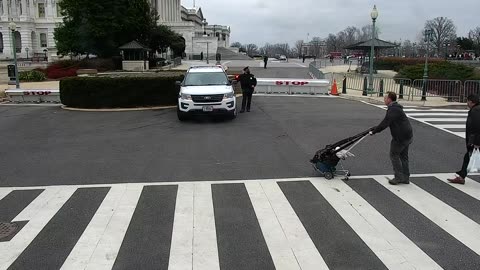 0687USCG00K25SouthBarricadePlaza_2021-01-06_09h40min01s200ms.mp4