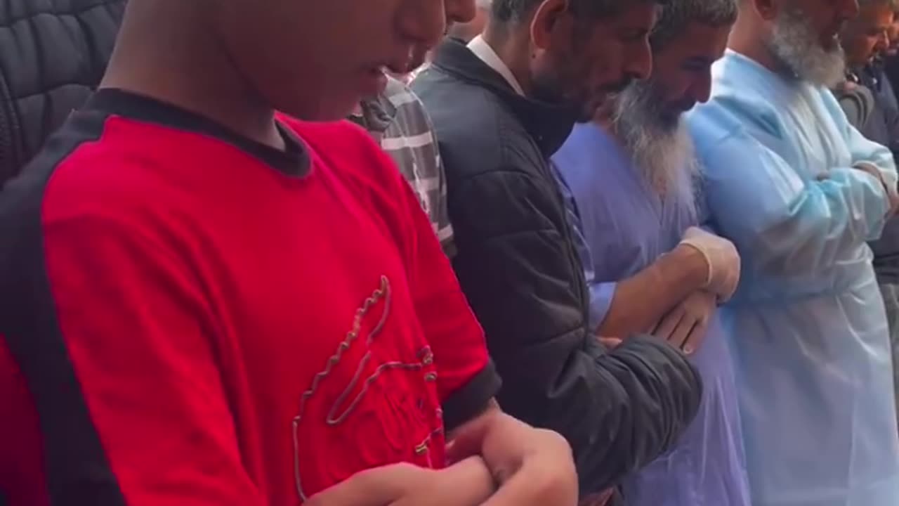 Palestinian kid send-off his mother, father, brother & sister (salatul janazah)