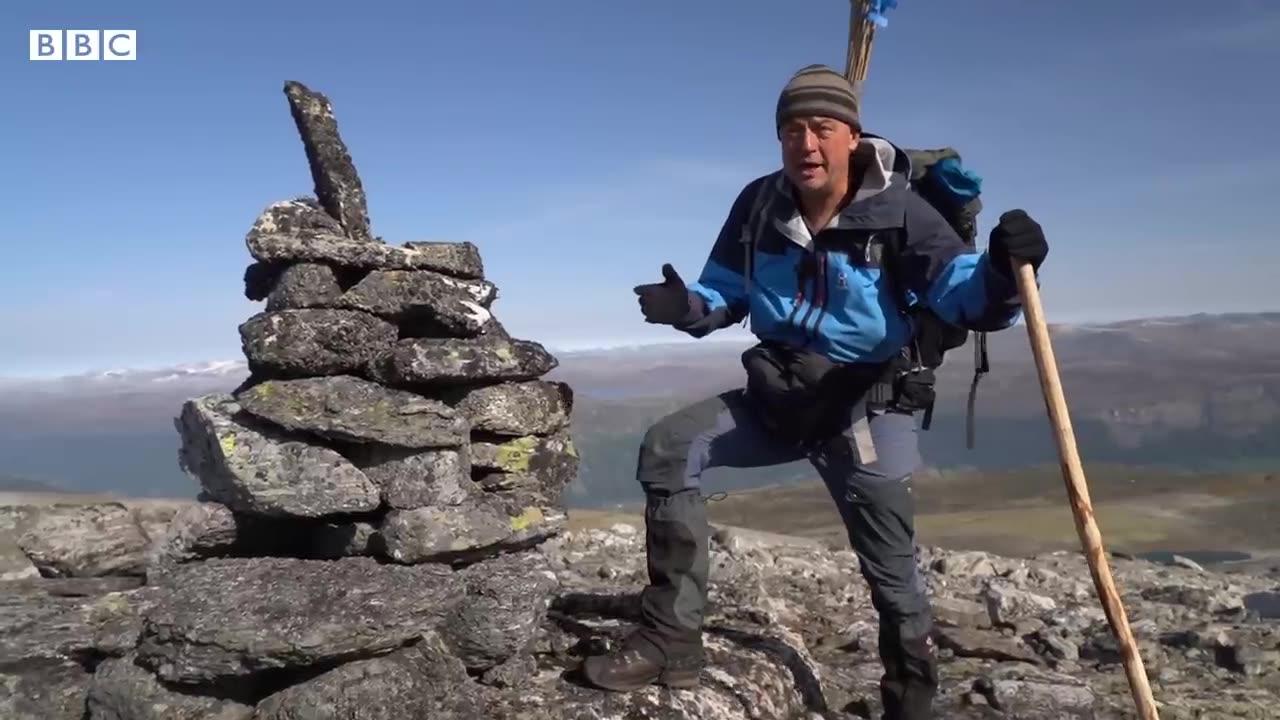 Melting glaciers reveal hidden Viking artefacts - BBC News