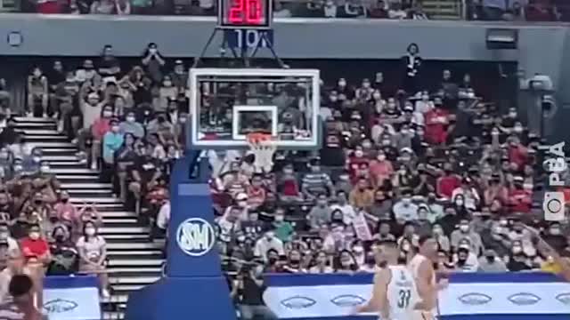 Justin Brownlee ISINALBA ang Ginebra sa MANILA CLASICO! _ Abueva Nang-asar! _ Cstand vs Rakocevic!