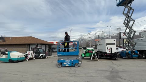 Scissor Lift 2015 Genie GS1930 Electric 19' Platform Extendable