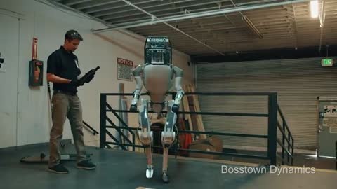 Boston Dynamics: New Robots Now Fight Back