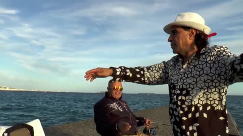 clip عزالدين البوزيدي و الحبيب الشكاوي في عالجبين عصابة .. مسلسل عزّوز و راشال..