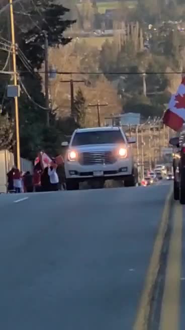 176 border crossing 100000 plus people FEB 12th 2022. Huge show of support in British Columbia