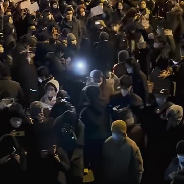 A Huge Crowd In Beijing Protesting Tyrannical COVID Lockdowns