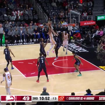 NBA - JALEN JOHNSON DROPS THE HAMMER FOR THE POSTER 🤯🔨 Hawks-Magic