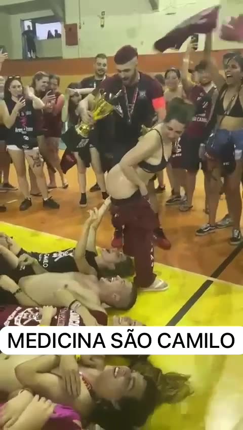 A festinha na Faculdade...