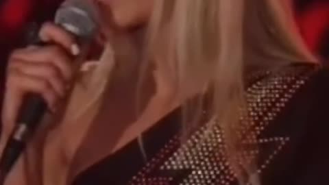 nikki glaser