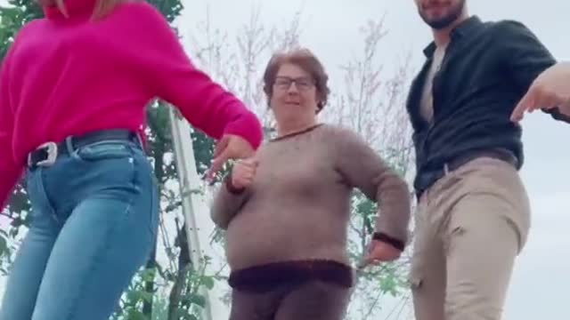 Rico rico riquísimo con ellaaaaa #abuela #ricochallenge fatimaespinar