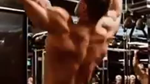 Bodybuilder Andie deiu