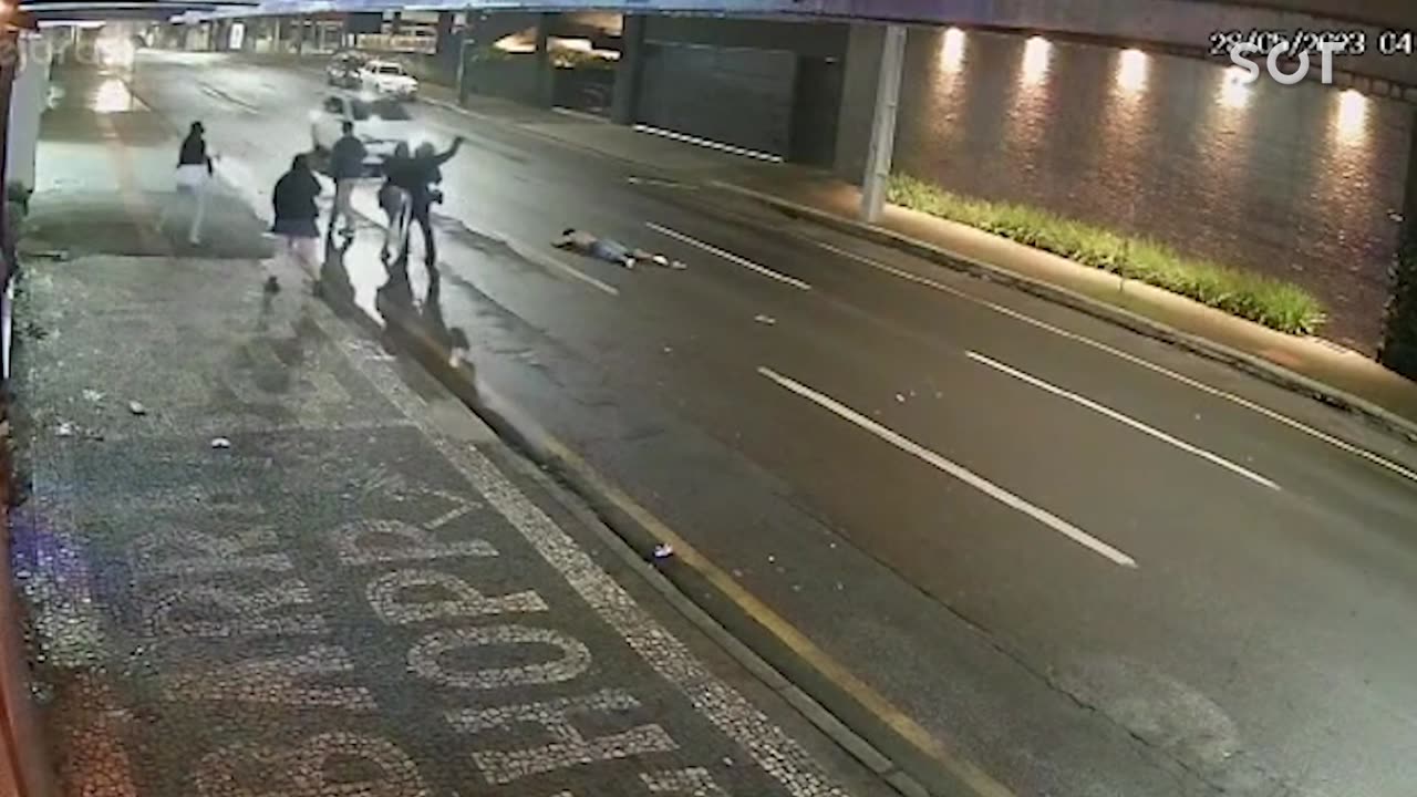 Mulher morre após ser atropelada e arrastada por pelo menos 70 metros no centro de Cascavel