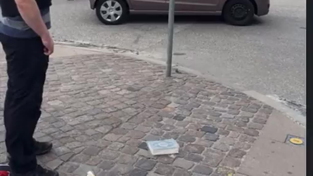 🤯 Danish radicals burn Quran in Copenhagen