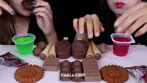 ASMR SHOCKING LEFTOVER DESSERT RACE! CHOCOLATE CRUNCH CONES, FERRERO ROCHER, BIG YAKGWA, CHOCO PIES