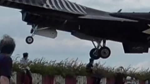 F-16 Fighter Jet PILOT takes it Under the crowd