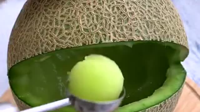 Smart Cats cutting a fruit for juice funny compilation Tik Tok Cats funny