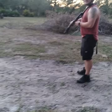 Derek shooting 40 cal glock/Roni