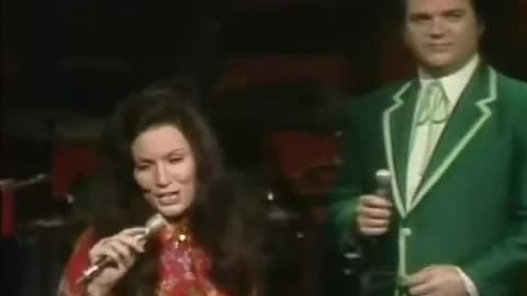 Conway Twitty and Loretta Lynn - Lead Me On