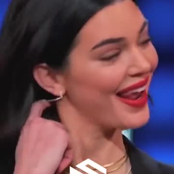 Steve wishes Kendall Jenner might date one of his Sons! - Steve Harvey in Family Feud