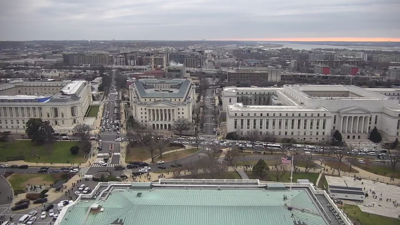 Camera0901USCDLADomeSouth_2021-01-06_Starting_at_15h20min02s277ms.mp4