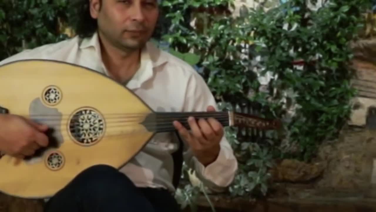 Colored Strings Oud and Guitar أوتار ملونة عود و جيتار