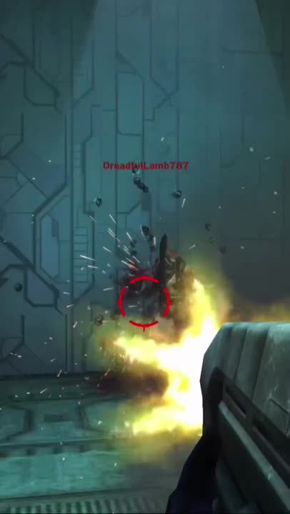 This Guy is Shooting The Air #halo #haloce #masterchief Subscribe for more!