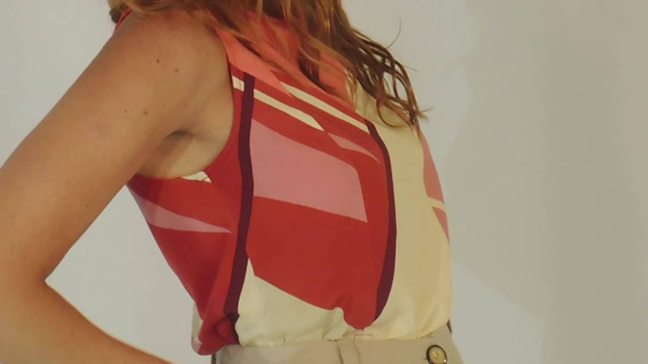 BLUSA FENDINHAS ESTAMPA AMORE