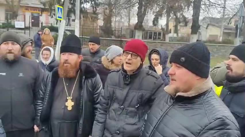 Schismatics attempting to seize UOC parish in Tarasovka near Kyiv