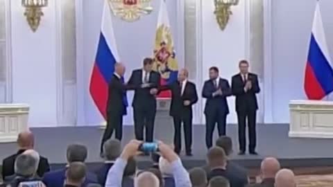 Putin Signs Treaties to Annex Parts of Ukraine