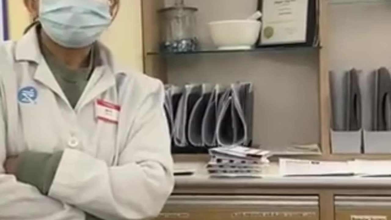 Watch: Shoppers Drug Mart Pharmacist admits he hasn’t taken another booster