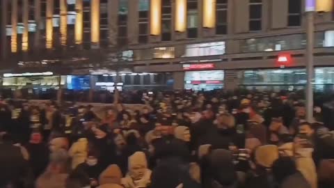 Massive protest of Russians in Moscow against the war in Ukraine