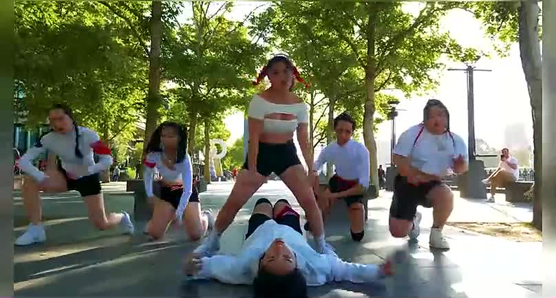 [KPOP IN PUBLIC]