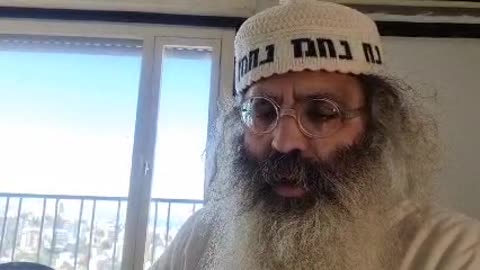 לימא מר הלכה כמר ומר הלכה כמר משום דאפכי להו - שיר נ נח מסכת גיטין דף כח
