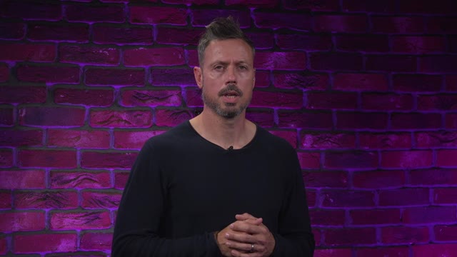 David Icke Talks To Right Now About His Halloween Special In The Hellfire Caves