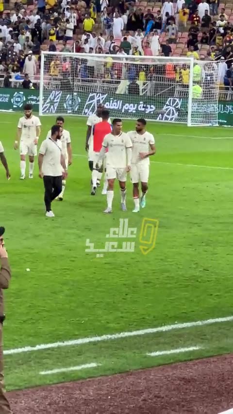 ΤΑ ΠΗΡΕ ΣΤΟ ΚΡΑΝΙΟ Ο ΡΟΝΑΛΝΤΟ